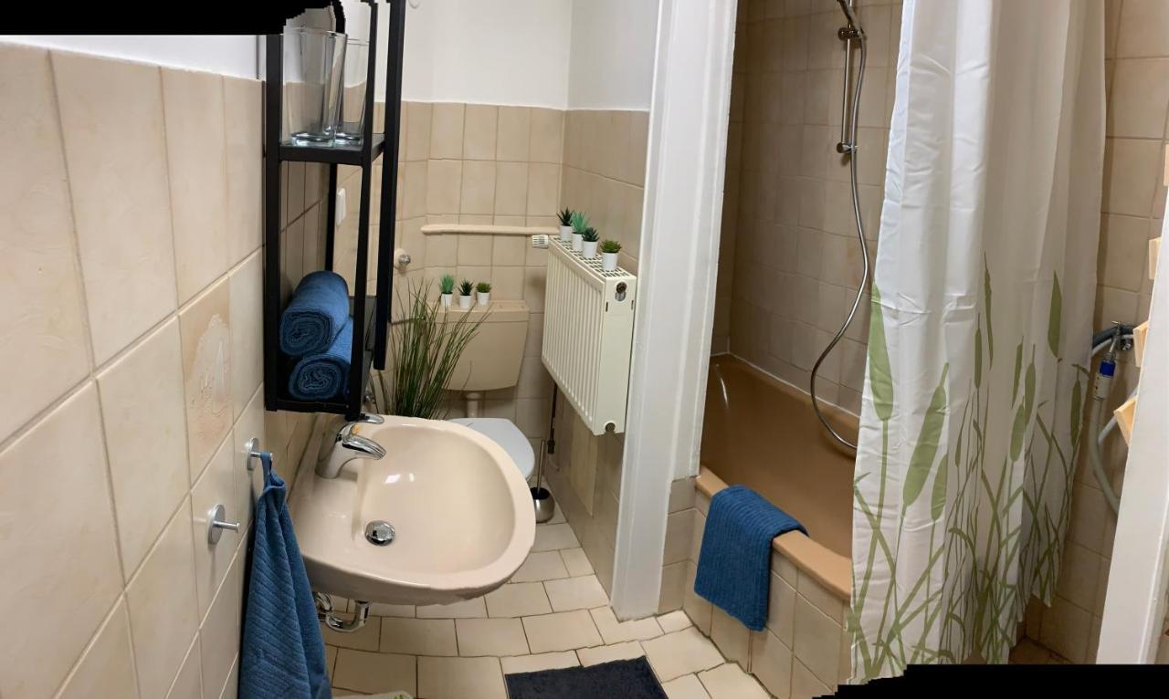 Haus Am Stadtrand Mit Super Verbindung In Die City Касел Екстериор снимка